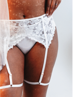 Alternative view of Cinta Liga Bride